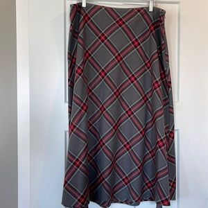 Gray, Red & Black Aline Skirt - Croft & Barrow Side Zipper Plaid Skirt Size 18